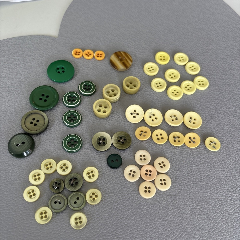 Vintage 1930s–50s Button Lot • Bakelite Casein Catalin Mix • Green Cream‎ Amber